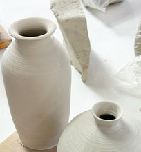 Load image into Gallery viewer, Sherman Oaks April Mondays 3pm-5pm: Introduction to Wheelthrowing